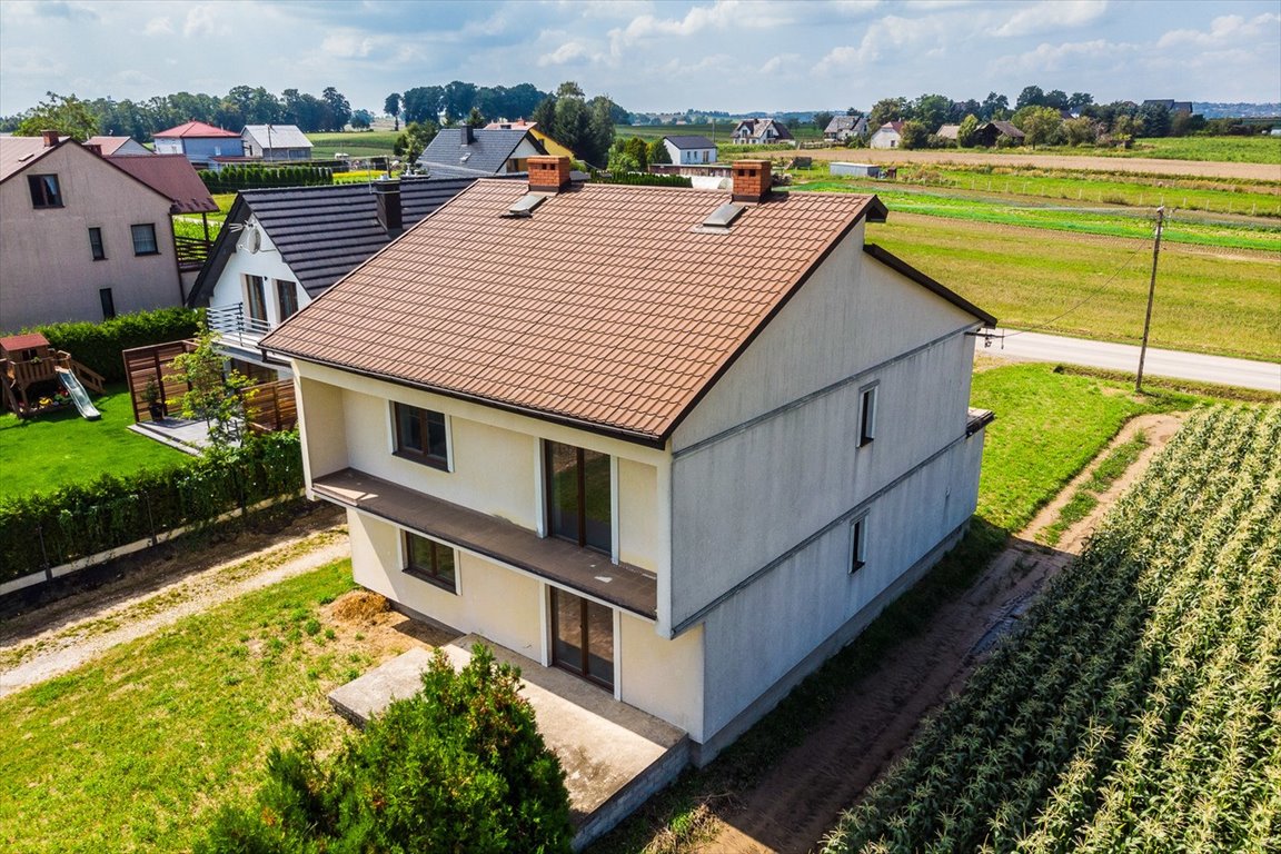 Na sprzedaż przestronny dom 254 m² z dużym potencjałem inwestycyjnym Kraków, Józefa Sawy-Calińskiego 104  254m2 Foto 1