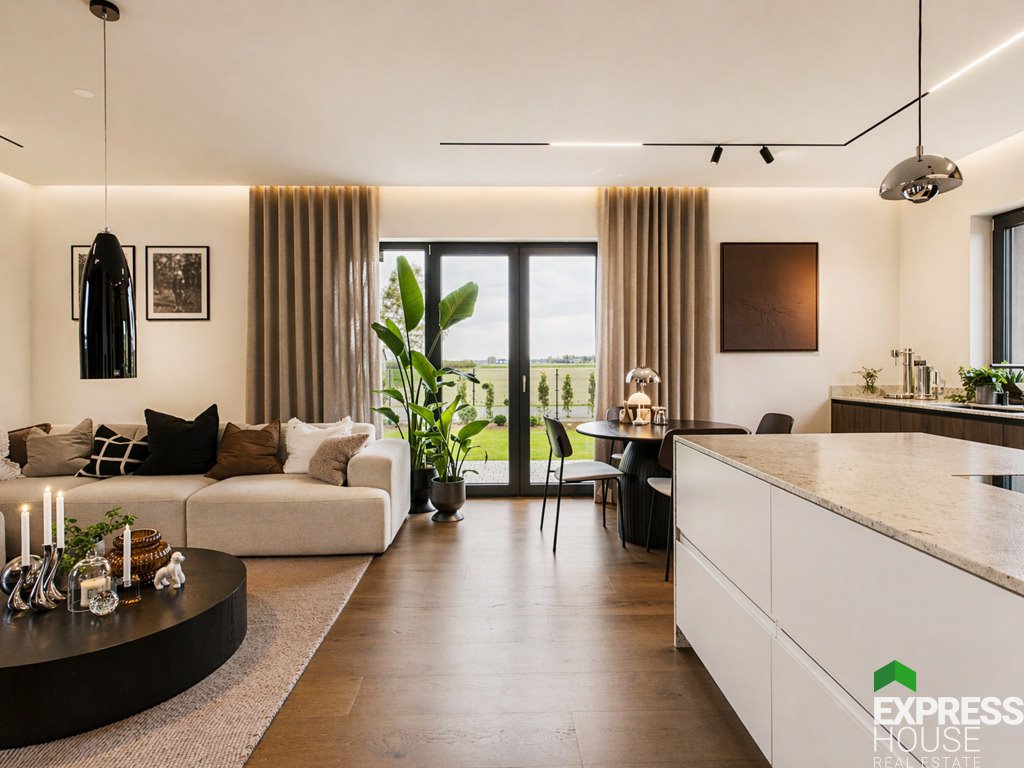 Ekskluzywny dom 149 m² z pełnym umeblowaniem i ogrodem Nasutów  149m2 Foto 1