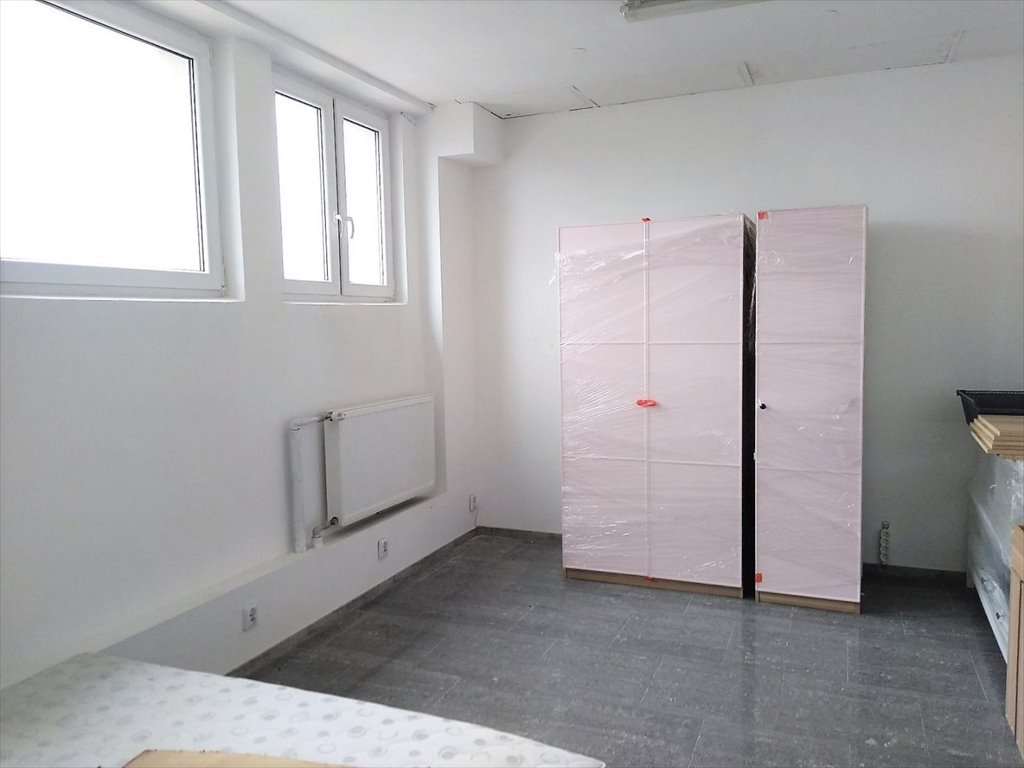 Biuro 40 m² z dostępem do aneksu kuchennego i parkingiem Kielce, Czarnów  40m2 Foto 1