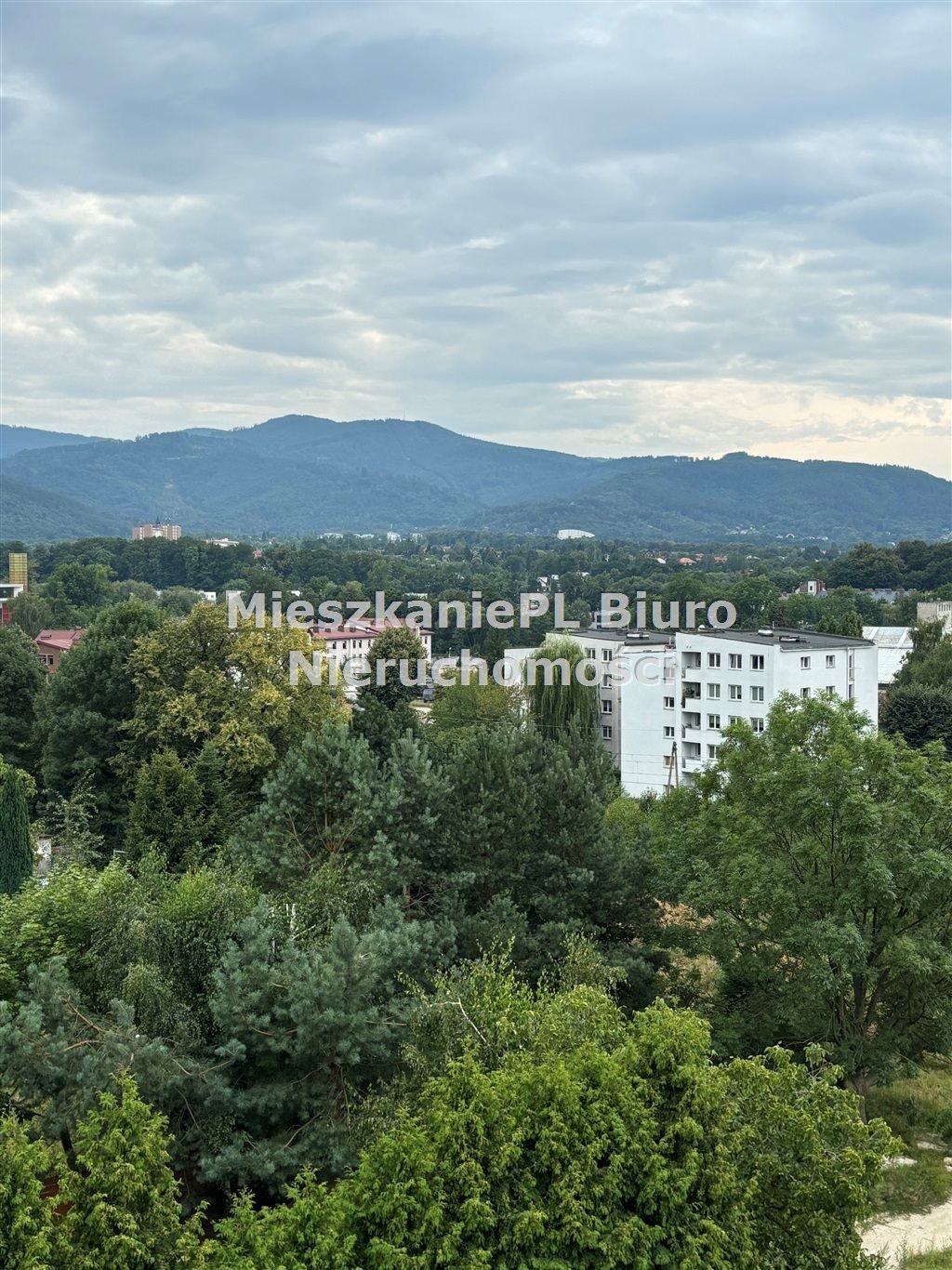 Mieszkanie trzypokojowe na sprzedaż Bielsko-Biała  64m2 Foto 1