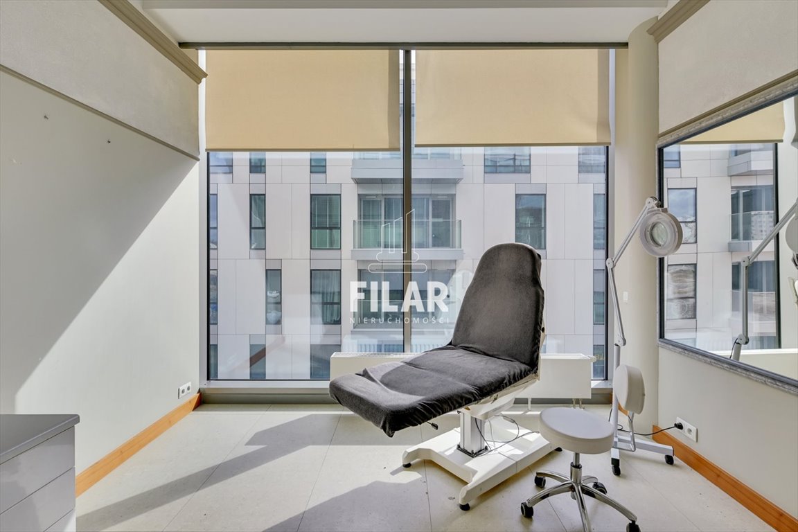 Polecam lokal 10 m² w Sea Towers - centrum Gdyni z widokiem Gdynia, Śródmieście, Centrum, A. Hryniewickiego  10m2 Foto 1