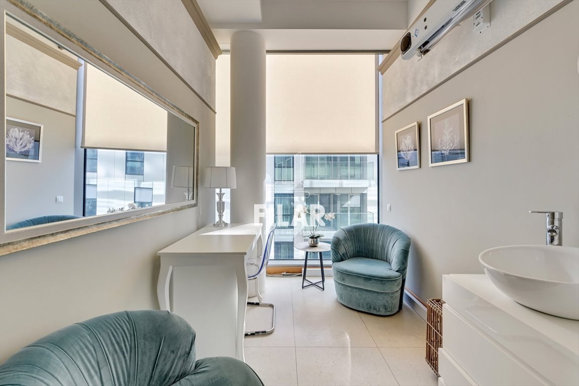 Wynajem lokalu 8 m2 w Sea Towers Gdynia – prestiż i widoki Gdynia, Śródmieście, Centrum, A. Hryniewickiego  8m2 Foto 1