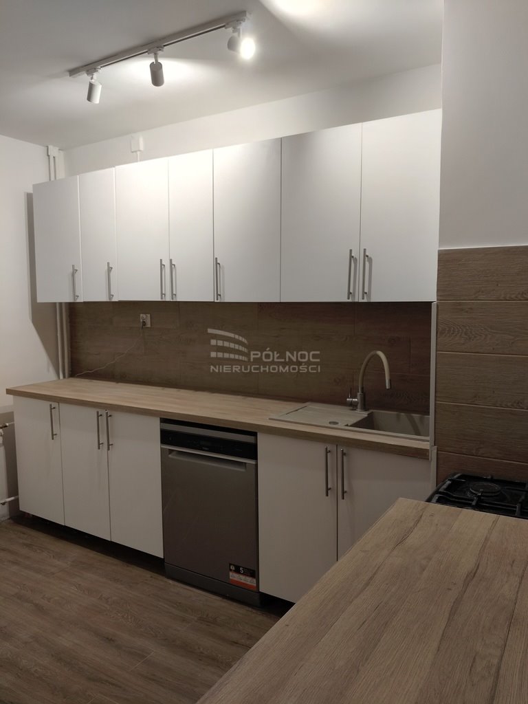 Mieszkanie czteropokojowe  na sprzedaż Bielsko-Biała  84m2 Foto 1