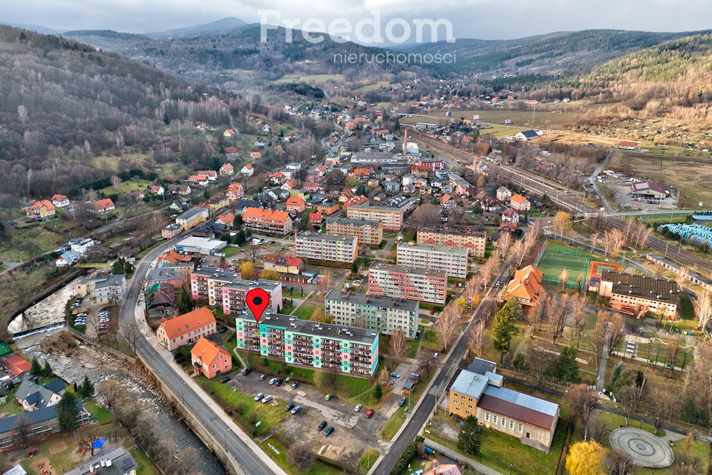 Mieszkanie dwupokojowe na sprzedaż Piechowice, Szkolna  50m2 Foto 1