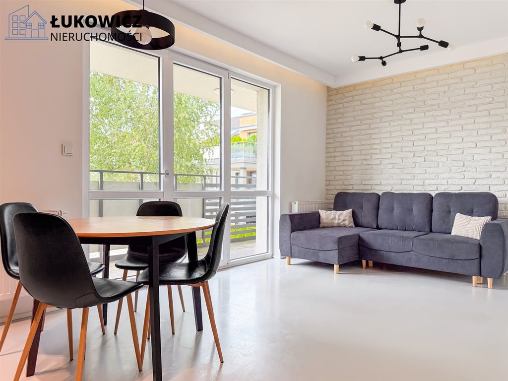 Na wynajem komfortowe 2-pokojowe mieszkanie 38 m² z balkonami w Bielsko-Białej Bielsko-Biała, Kamienica  38m2 Foto 1