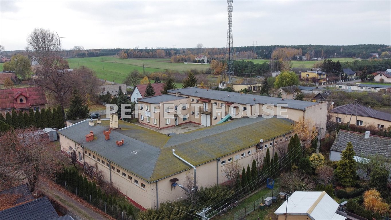 Na sprzedaż obiekt produkcyjno-magazynowy 1426 m² w Wielkopolsce Konin  1 426m2 Foto 1
