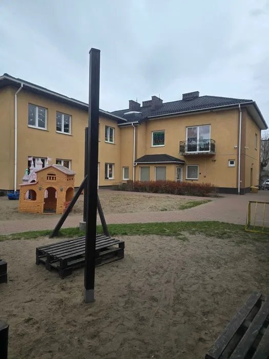 Przestronny budynek 610 m² z dużą działką w Kobyłce Kobyłka, Kobyłka  610m2 Foto 1