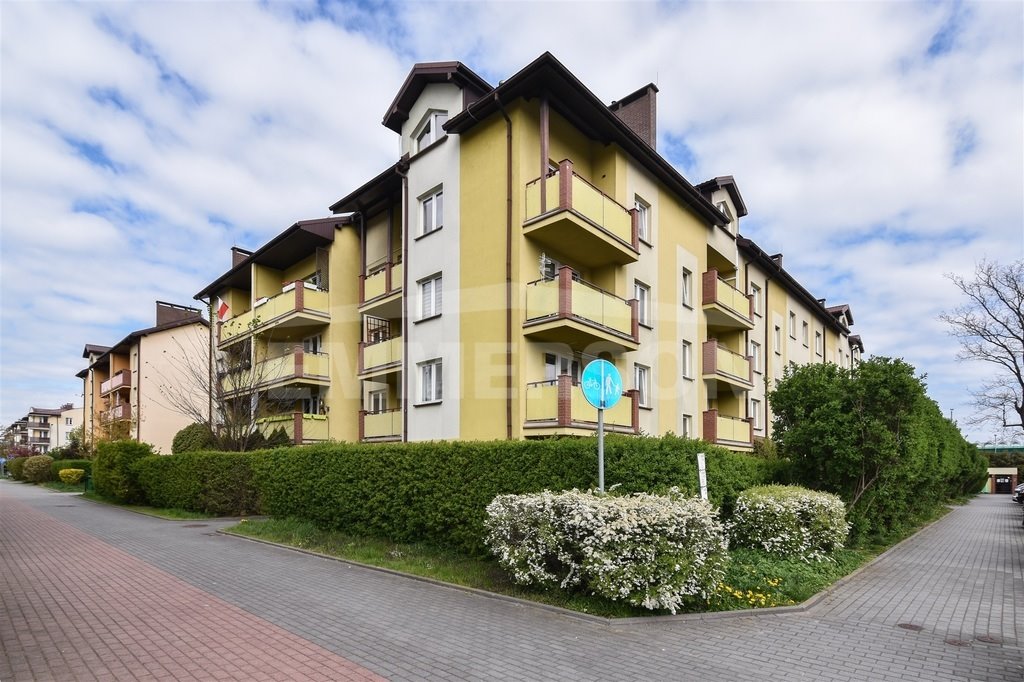 Lokal usługowy 34 m² z ogródkami po remoncie polecam: Kraków Bieżanów-Prokocim Bieżanów-Prokocim: Malachitowa