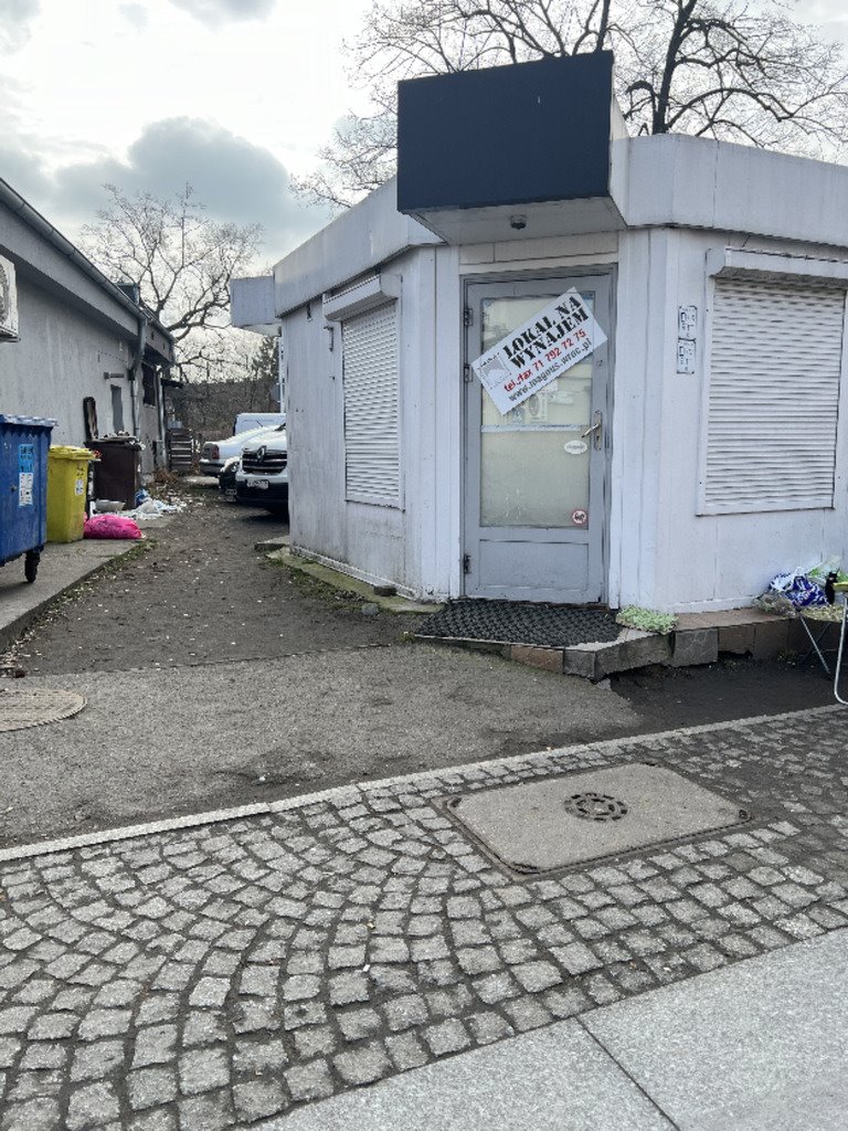 Lokal handlowy 20 m² z witrynami i klimatyzacją - polecam Wrocław, Psie Pole  20m2 Foto 1