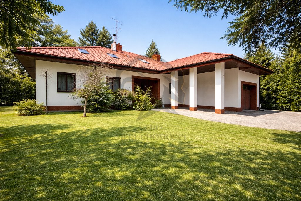 Przestronny dom z 8 pokoi, tarasem i ogrodem — bezpieczeństwo i komfort Łódź, Bałuty, Warszawska  280m2 Foto 1