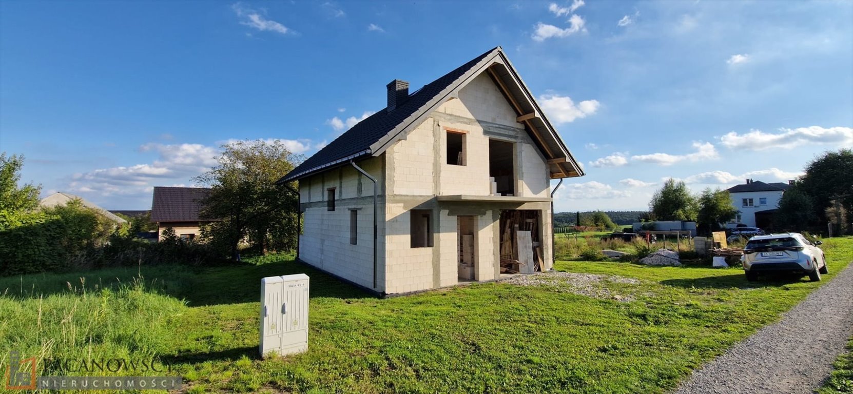 Dom w stanie surowym z garażem i balkonami - spokojna okolica Bębło  140m2 Foto 1