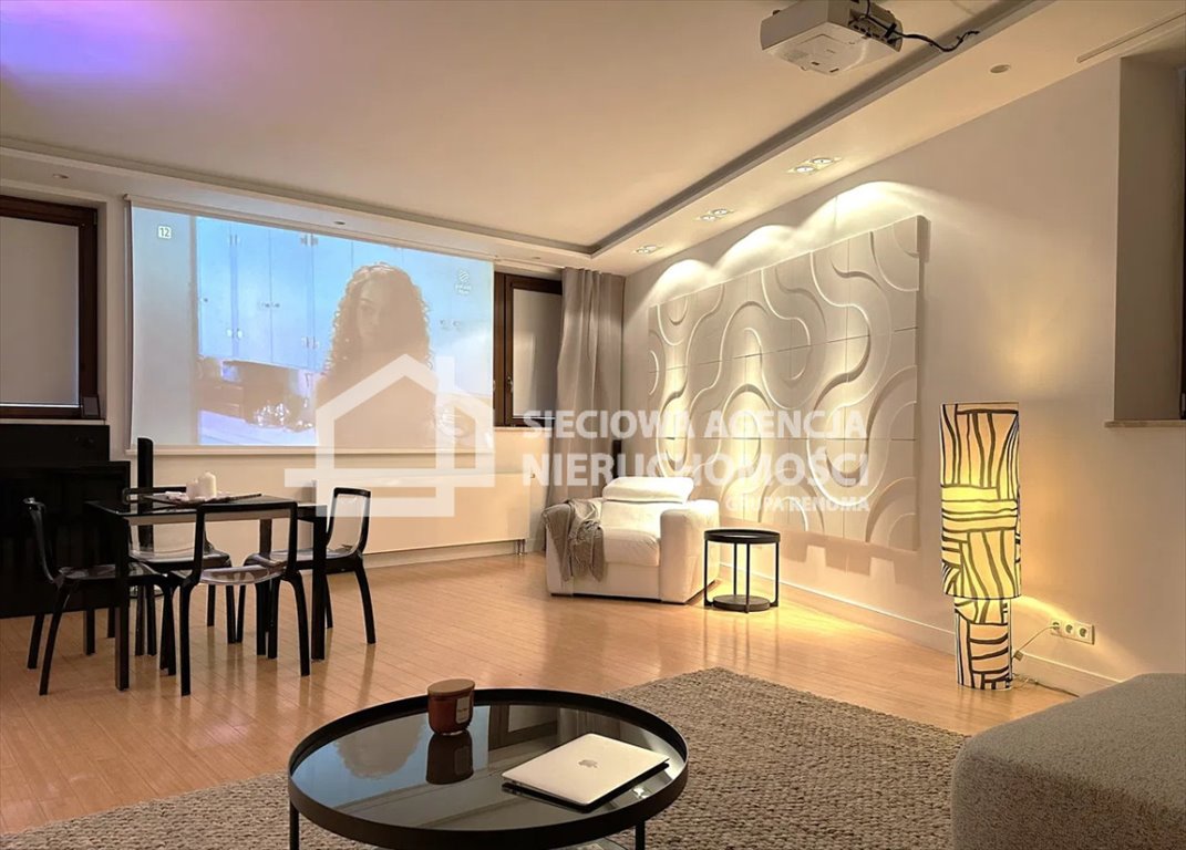 Mieszkanie dwupokojowe na wynajem Gdynia, Śródmieście, A. Hryniewickiego  81m2 Foto 1