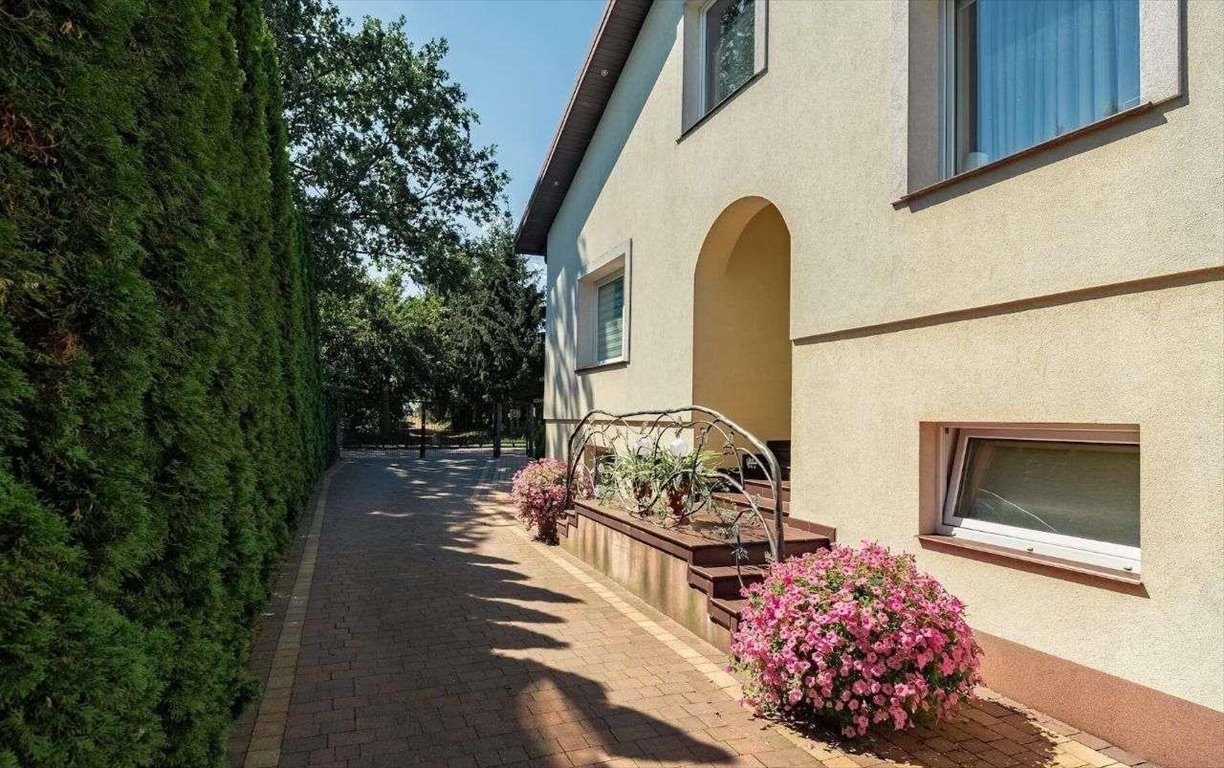 Przestronny dom 370 m² z dużą piwnicą i ogrodem Jabłonna, ul. Modlińska  370m2 Foto 1