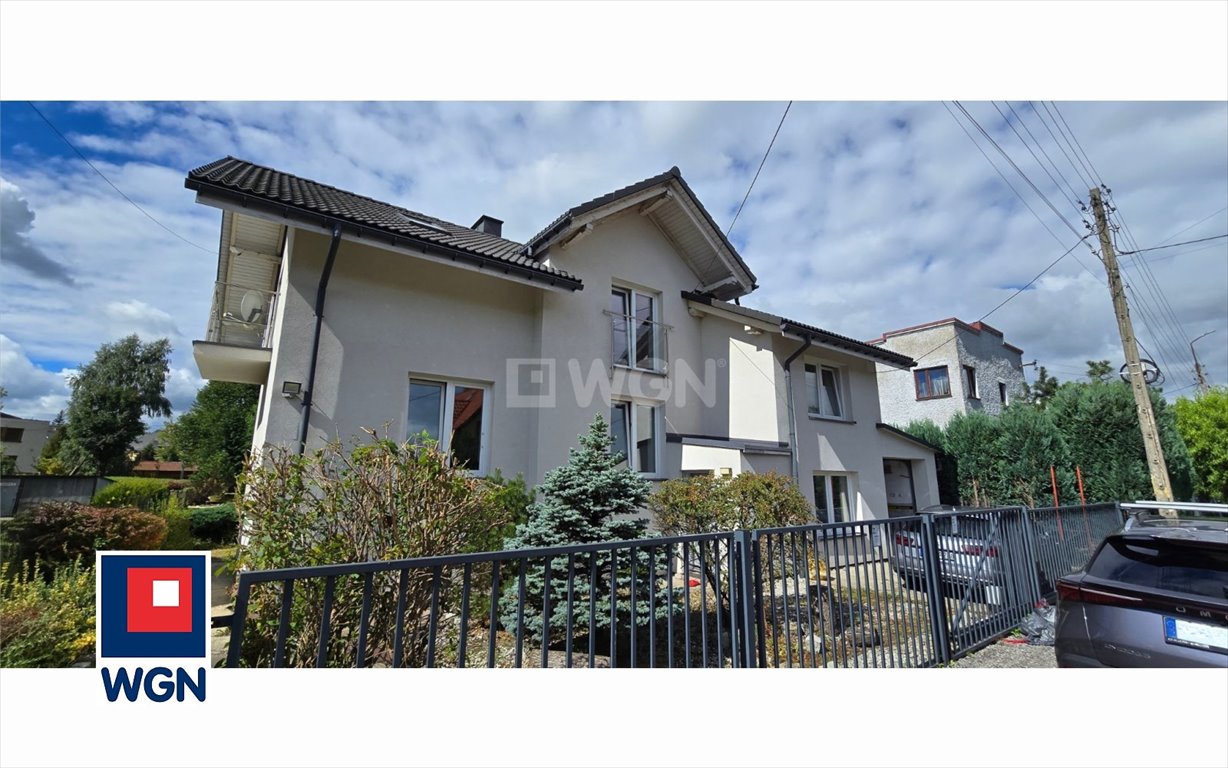 Polecam dom 260 m² z 2 niezależnymi mieszkaniami w Ustroniu Ustroń, centrum  260m2 Foto 1