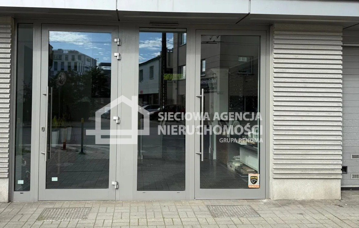 Lokal użytkowy na wynajem w Gdyni, witryna, miejsce garażowe Gdynia, Działki Leśne  73m2 Foto 1