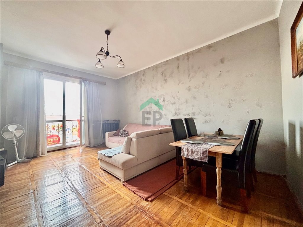 Sprzedam przestronne 62 m² dwupokojowe mieszkanie z dużym salonem Częstochowa, Stare Miasto  62m2 Foto 1