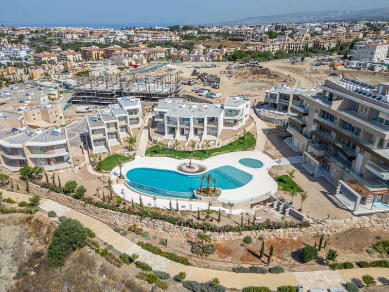 3-Bedroom Villa z Ogromnym Ogrodem w Chloraka - Bezpieczeństwo i Komfort Cypr, Paphos, Paphos  170m2 Foto 1