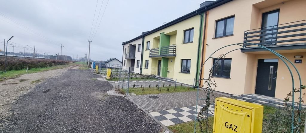 Nowoczesny dom szeregowy 121 m² z poddaszem do zaadoptowania polecam Bieniewice  121m2 Foto 1