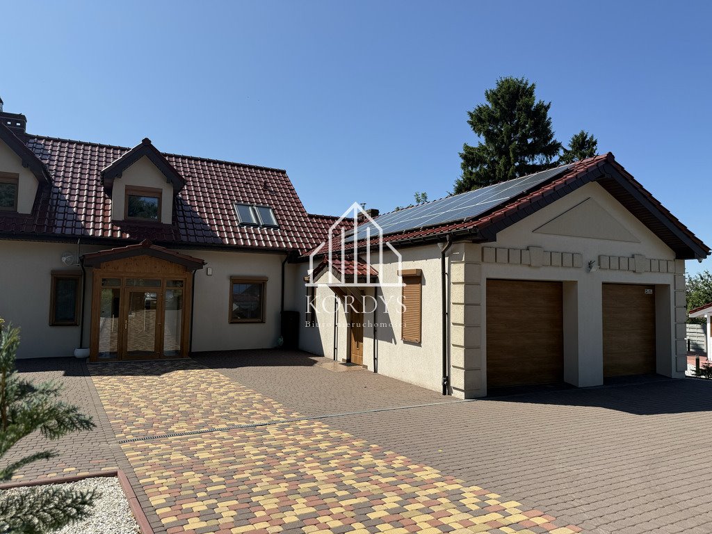 Nowoczesny dom 210 m² z garażem i ogrodem w Karnicach Karnice  210m2 Foto 1