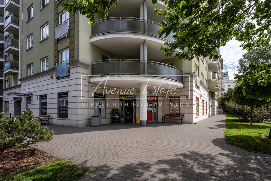 Lokal usługowy 81,9 m² z dużymi witrynami i parkingiem. Warszawa, Mokotów, Wielicka  82m2 Foto 1