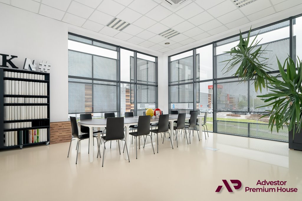 Nowoczesny obiekt 1120 m² z magazynem i biurami, A2 Poznań, Dębiec, Dębiec  1 121m2 Foto 1