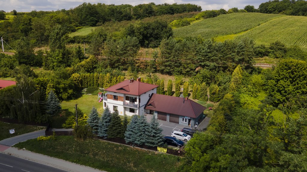 Przestronny dom 220 m² z kominkiem i dużym ogrodem Słupcza  220m2 Foto 1