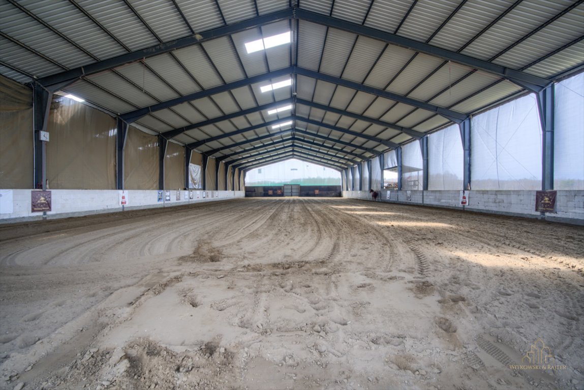 Działający obiekt 1000 m² z domem i stajnią polecam Podsusze  1 000m2 Foto 1