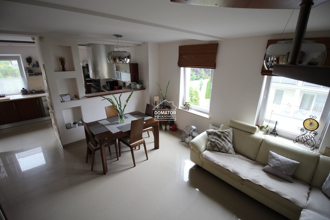 Nowoczesne 4-pokojowe mieszkanie 120 m2 z garażem i balkonem Niemcz  120m2 Foto 1