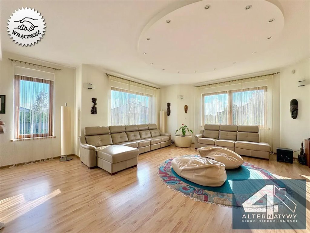 Ekskluzywny dom 355 m² z sauną i garażem w Kiełczowie Kiełczów  355m2 Foto 1