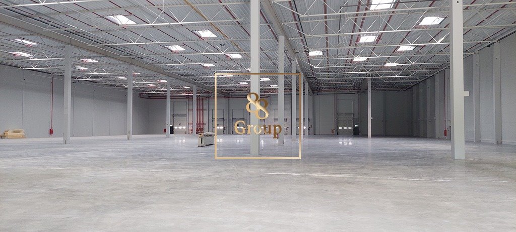 Polecam magazyn 5650m² z dokami i ogrzewaniem w Łazach Łazy  5 650m2 Foto 1