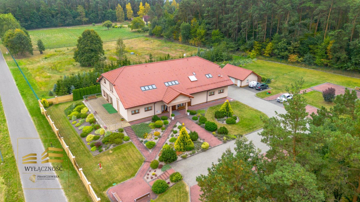 Nowoczesny obiekt gastronomiczno-hotelowy 1500 m² z tarasem i parkingiem Janów  1 256m2 Foto 1