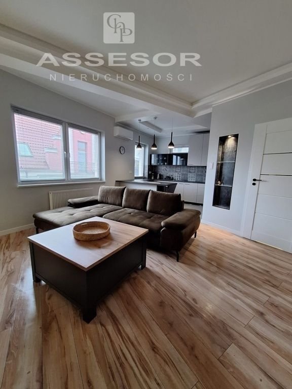 Mieszkanie dwupokojowe na sprzedaż Kalisz, Śródmieście  57m2 Foto 1