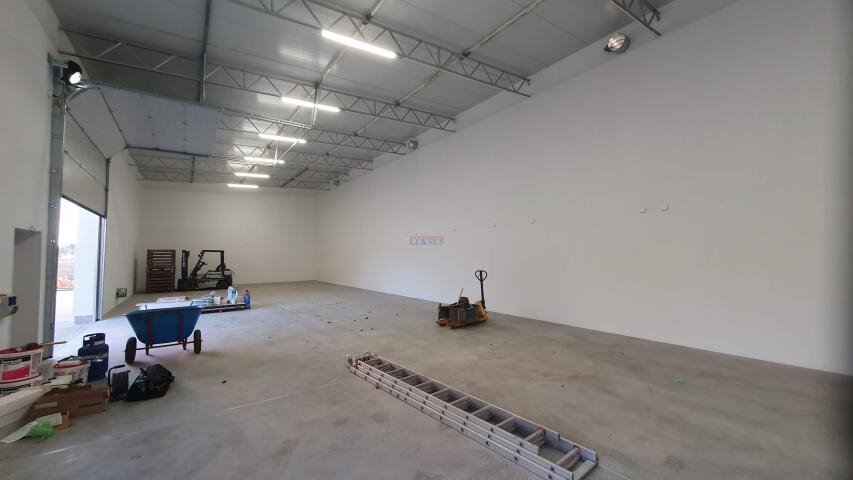 Magazyn 300m² z biurem, bramami i utwardzonym terenem Lesznowola, Lesznowola  300m2 Foto 1