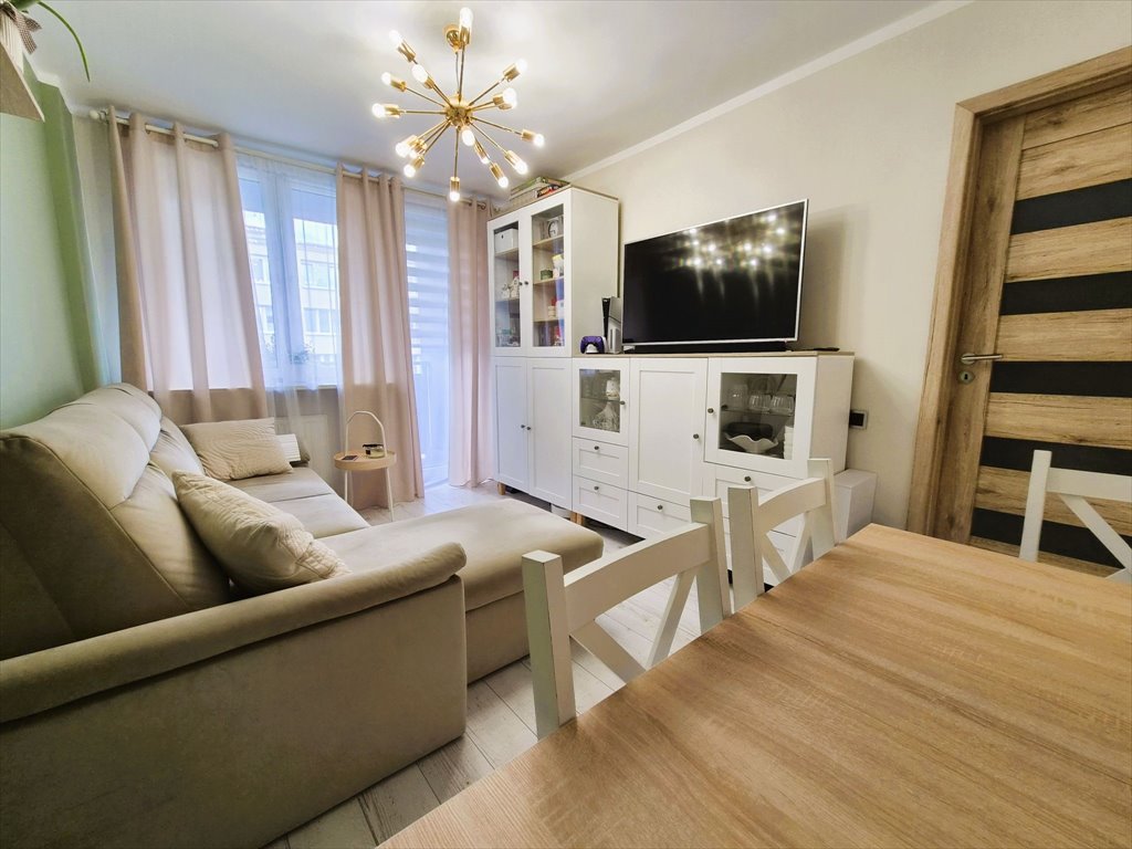 Komfortowe 3-pokojowe mieszkanie 52 m², balkon, po remoncie! Polecam! Świętochłowice, Piaśniki, Franciszka Zubrzyckiego  52m2 Foto 1