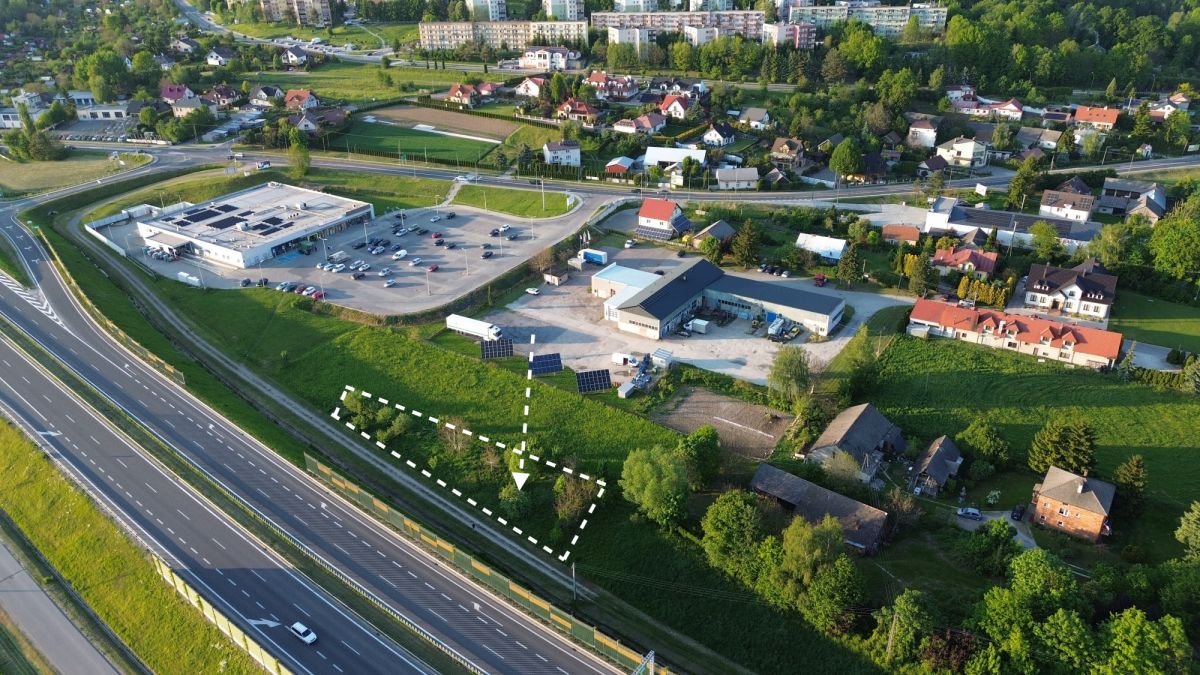 Sprzedam działkę 8,95 ar w centrum Ropczyc z mediami i asfaltową drogą Ropczyce, Zielona  895m2 Foto 1