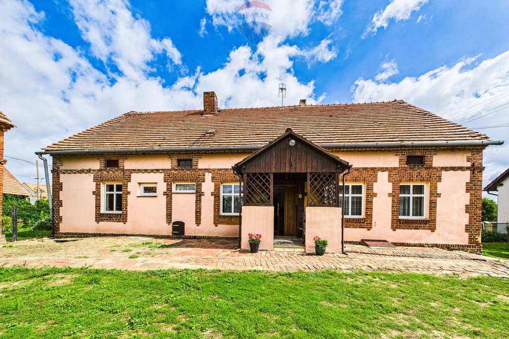 Turzany, dom 238 m² z potencjałem i ogrodem Turzany  238m2 Foto 1