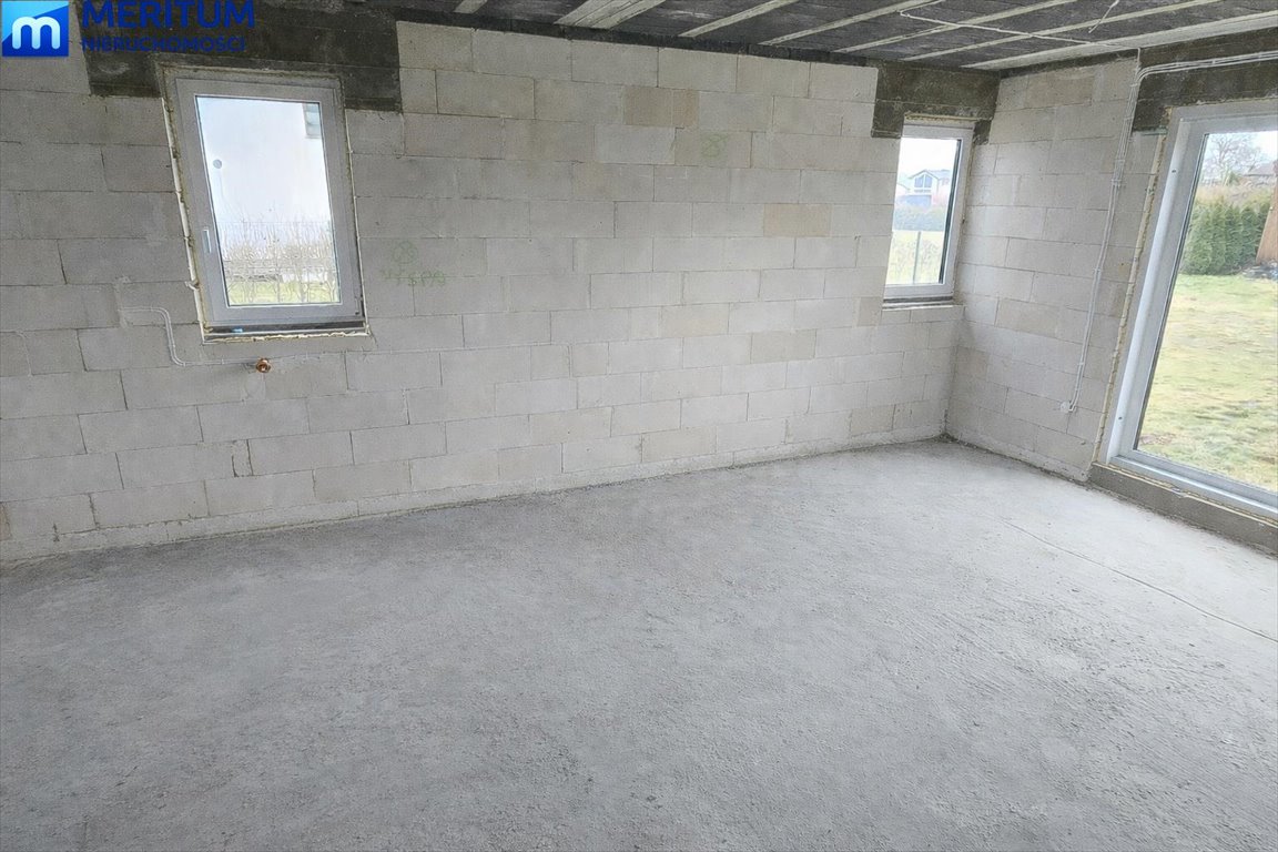 Przestronny dom z garażem i dużą działką w Bożej Woli Boża Wola  166m2 Foto 1