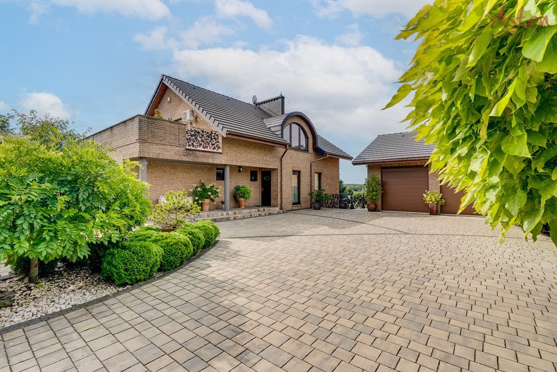 Sprzedam przestronny dom 263 m² z garażem 44 m² w Tychach Tychy, Mąkołowiec, Jaskółcza  446m2 Foto 1