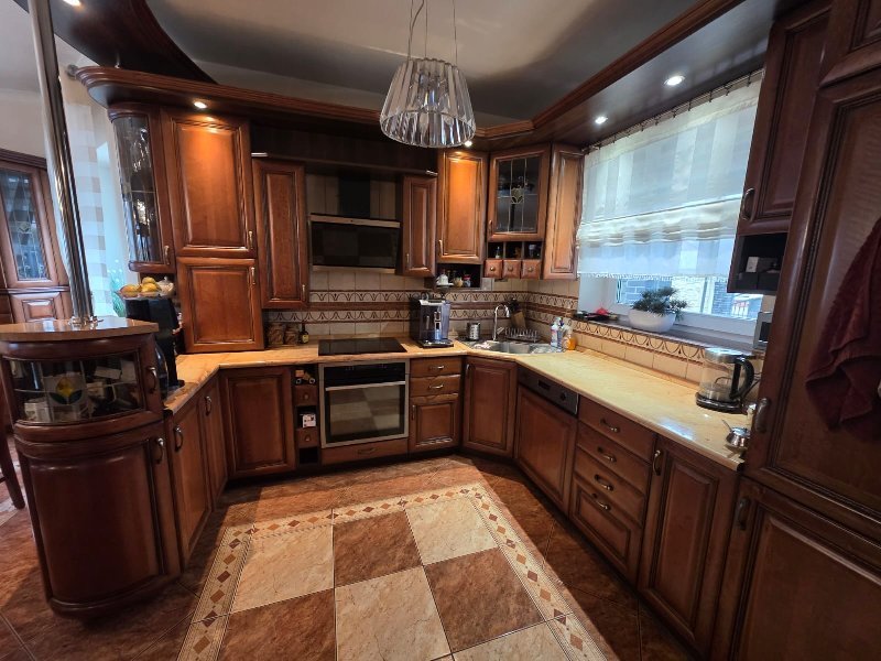 Przestronny dom z dwoma niezależnymi częściami i adaptacyjną przestrzenią Częstochowa, Dąbie, brak  326m2 Foto 1