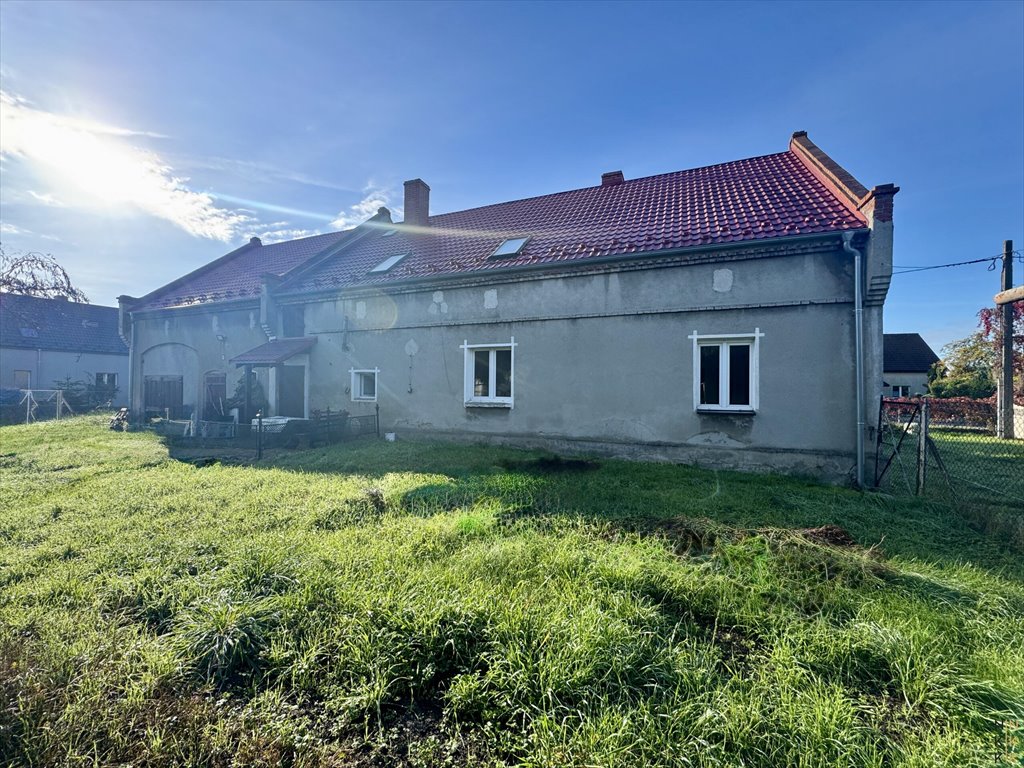 Dom z potencjałem na dwa mieszkania - 244 m² w Czernicy Czernica, Wrocławska  244m2 Foto 1