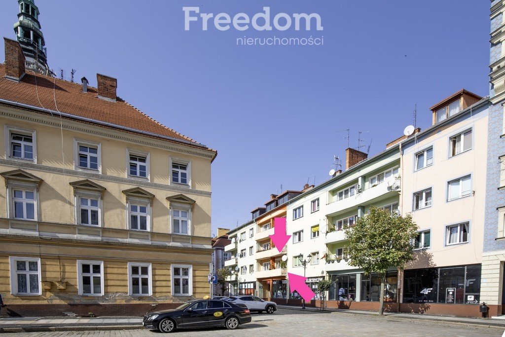 Mieszkanie dwupokojowe na sprzedaż Brzeg, rynek Rynek  51m2 Foto 1