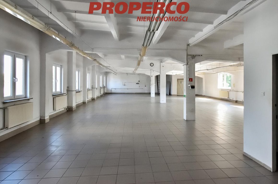 Hala 350 m2 z biurem, rampą i parkingiem w Kielcach Kielce, Pakosz  350m2 Foto 1