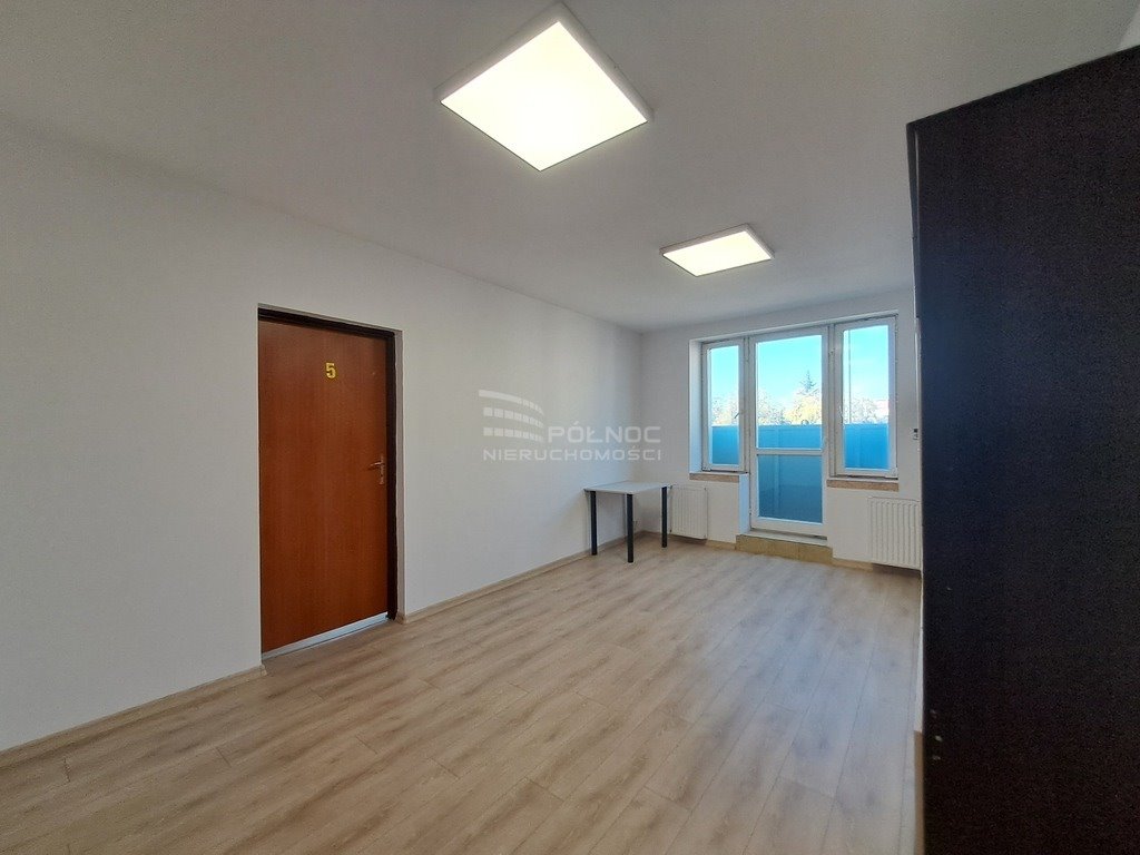 Lokal użytkowy na wynajem Radomsko, Prymasa Wyszyńskiego  30m2 Foto 4