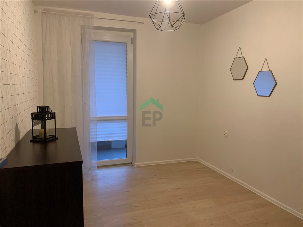 Mieszkanie trzypokojowe na wynajem Częstochowa, Śródmieście  55m2 Foto 1