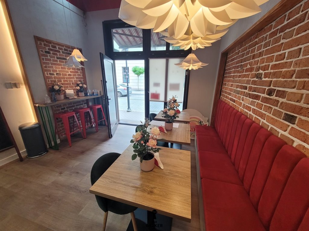 Na wynajem przestronny lokal 32 m² przy Rynku w Krzeszowicach Krzeszowice  32m2 Foto 1
