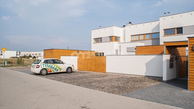 Mieszkanie trzypokojowe na sprzedaż Dąbrówka 75m2 Foto 1
