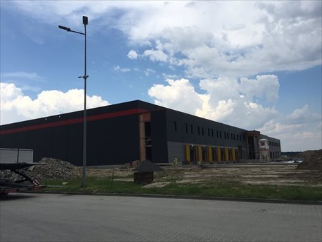Lokal użytkowy na wynajem Tychy, Stare Tychy 2 400m2 Foto 1
