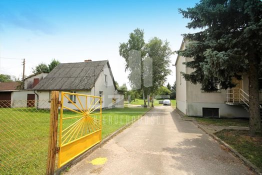 Dom na sprzedaż Czarlin, Dworcowa 244m2 Foto 3