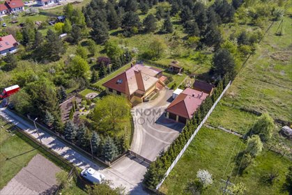 Przestronny dom 251 m² z tarasem i garażem w Chrząstawie dom Chrząstawa Wielka