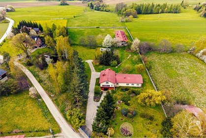 Przestronny dom z garażem, stajnią i 2,5 ha działki dom Cieszyn, Wielodroga